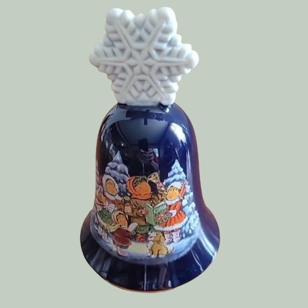 VTG Avon Christmas Carolers 1987 Collectible Porcelain Display Bell Snowflake